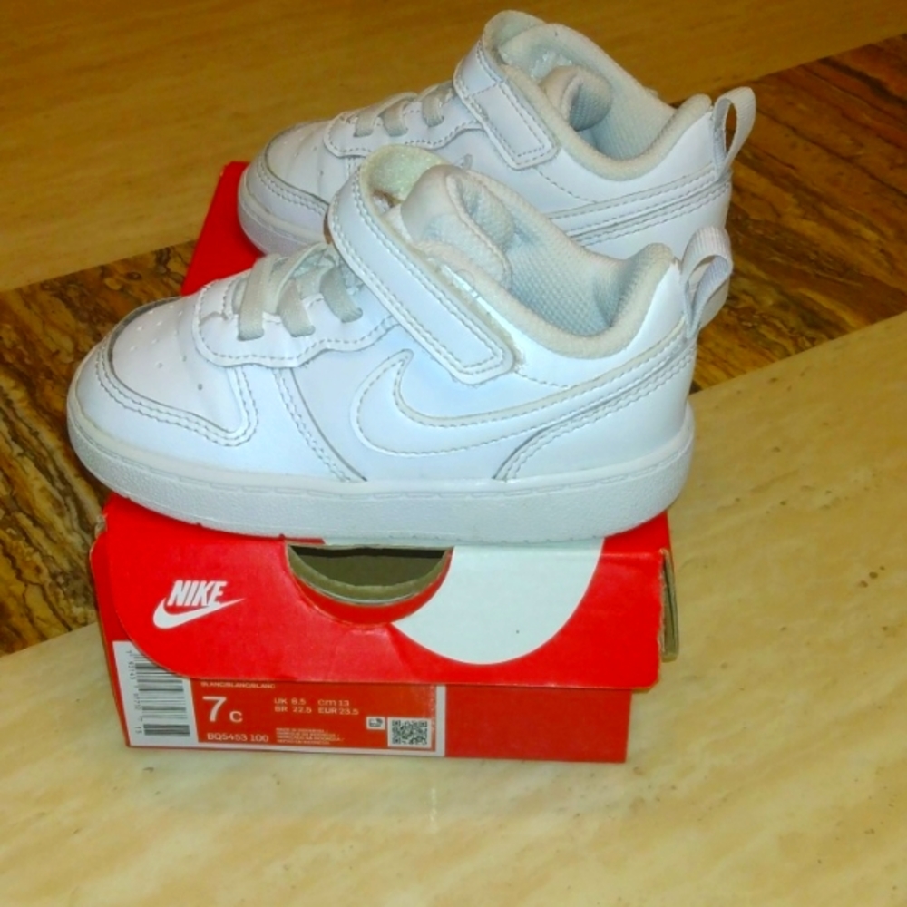 Nike court borough low 2